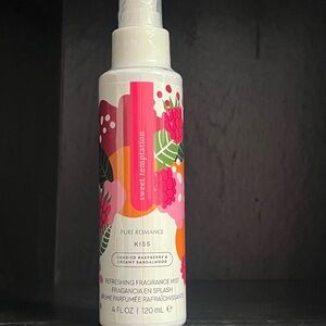 Pure Romance Kiss Fragrance Mist - Pink and White